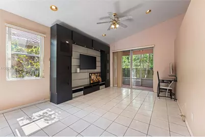 10232 SW 16th Ct, Pembroke Pines, FL 33025 - Photo 8