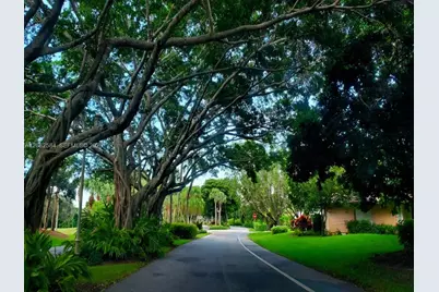 900 NW Greensward Ln #111-G, Delray Beach, FL 33445 - Photo 1