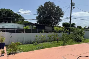 8240 NW 181st St, Hialeah, FL 33015 - Photo 10