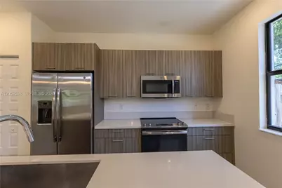 10407 NW 82nd St #12, Doral, FL 33178 - Photo 14