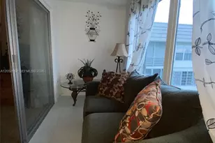 8135 Sunrise Lakes Blvd, Sunrise, FL 33322 - Photo 20
