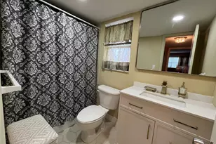 8135 Sunrise Lakes Blvd, Sunrise, FL 33322 - Photo 14