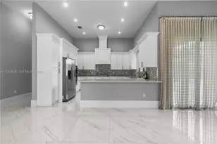 9340 SW 177th St, Palmetto Bay, FL 33157 - Photo 14