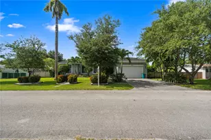 9340 SW 177th St, Palmetto Bay, FL 33157 - Photo 2