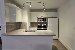 18324 NW 68th Ave, Hialeah, FL 33015 - Photo 4