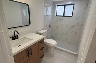 1353 NW 5th St, Miami, FL 33125 - Photo 12