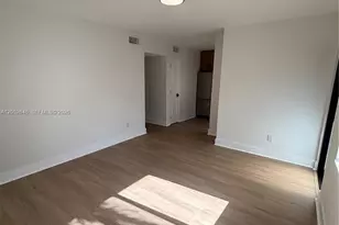 1353 NW 5th St, Miami, FL 33125 - Photo 6