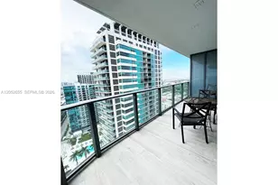 121 NE 34th St, Miami, FL 33137 - Photo 10