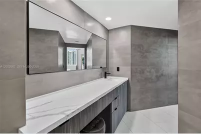 55 SE 6th St #3802, Miami, FL 33131 - Photo 18