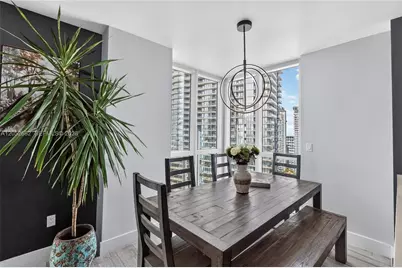 55 SE 6th St #3802, Miami, FL 33131 - Photo 6