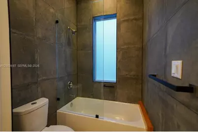 112 NW 24th Ct, Miami, FL 33125 - Photo 16