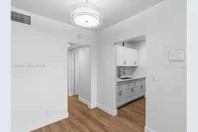 230 SW 11th Ave #8, Hallandale Beach, FL 33009 - Photo 10