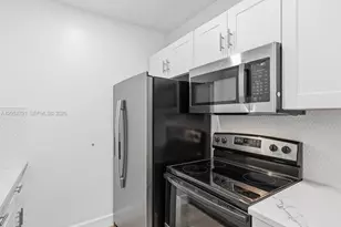 230 SW 11th Ave, Hallandale Beach, FL 33009 - Photo 14