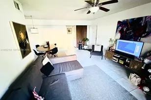 11216 SW 12th St, Pembroke Pines, FL 33025 - Photo 2