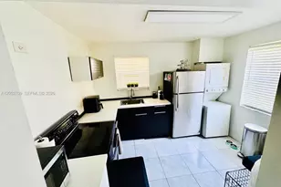 11216 SW 12th St, Pembroke Pines, FL 33025 - Photo 6