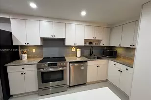 14293 Kendale Lakes Circle, Miami, FL 33183 - Photo 10