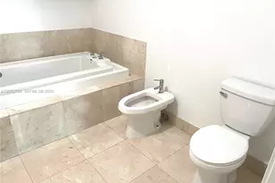 218 SE 14th St, Miami, FL 33131 - Photo 16
