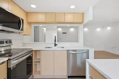 110 Salamanca Ave #202, Coral Gables, FL 33134 - Photo 6