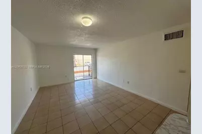 1015 NW 45th Ave #102, Miami, FL 33126 - Photo 6