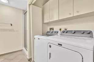 20281 E Country Club Dr, Aventura, FL 33180 - Photo 32