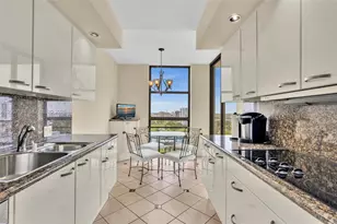 20281 E Country Club Dr, Aventura, FL 33180 - Photo 2