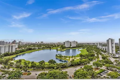 20281 E Country Club Dr #1907, Aventura, FL 33180 - Photo 4