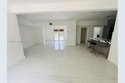 516 La Villa Dr, Miami Springs, FL 33166 - Photo 2