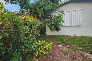 722 S E St, Lake Worth, FL 33460 - Photo 4