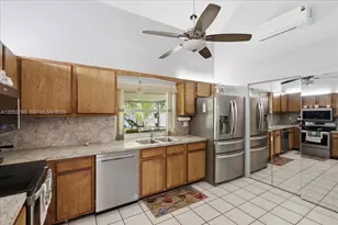 9050 Crescent Dr, Miramar, FL 33025 - Photo 6