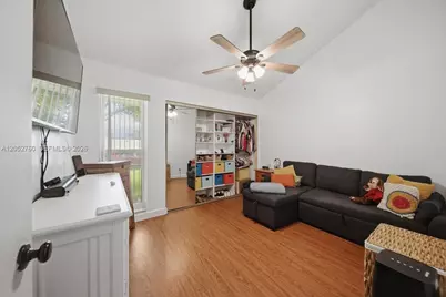 9050 Crescent Dr, Miramar, FL 33025 - Photo 16