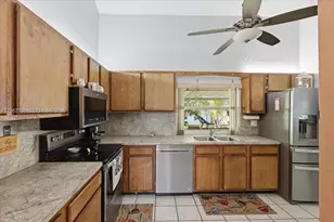 9050 Crescent Dr, Miramar, FL 33025 - Photo 8