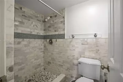 3516 Whitehall Dr #301, West Palm Beach, FL 33401 - Photo 16