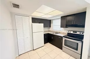 101 NE 41st St, Oakland Park, FL 33334 - Photo 8