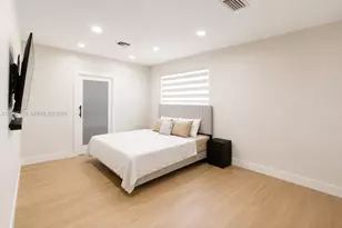 7131 SW 6th St, Pembroke Pines, FL 33023 - Photo 16
