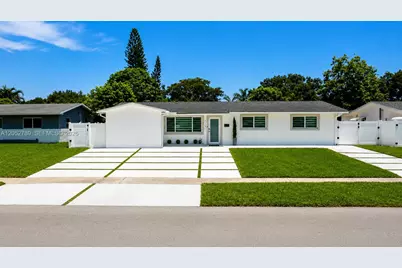 7131 SW 6th St, Pembroke Pines, FL 33023 - Photo 1