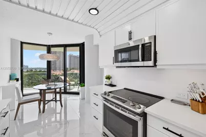 2800 Island Bl #904, Aventura, FL 33160 - Photo 30