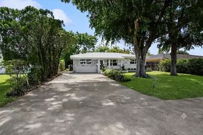 4730 NE 2nd Ave, Oakland Park, FL 33334 - Photo 2