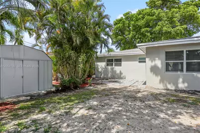 4730 NE 2nd Ave, Oakland Park, FL 33334 - Photo 58