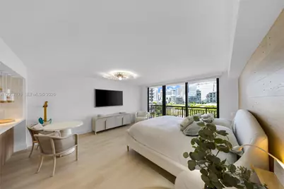540 Brickell Key Dr #809, Miami, FL 33131 - Photo 2