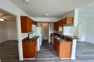 8767 NW 39th St, Sunrise, FL 33351 - Photo 4