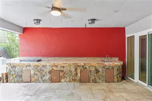 8541 N Lake Dasha Dr, Plantation, FL 33324 - Photo 32