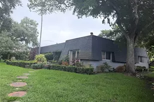 8541 N Lake Dasha Dr, Plantation, FL 33324 - Photo 4