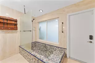 8541 N Lake Dasha Dr, Plantation, FL 33324 - Photo 28