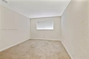 8541 N Lake Dasha Dr, Plantation, FL 33324 - Photo 18