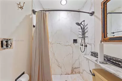 8541 N Lake Dasha Dr, Plantation, FL 33324 - Photo 26
