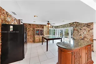 8541 N Lake Dasha Dr, Plantation, FL 33324 - Photo 12