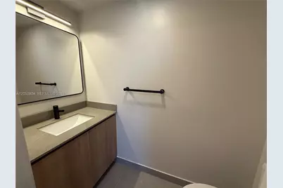 121 NE 5th St #3013, Miami, FL 33132 - Photo 6