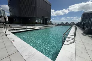 121 NE 5th St, Miami, FL 33132 - Photo 10