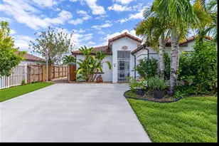 25237 SW 133 Pl, Homestead, FL 33032 - Photo 2