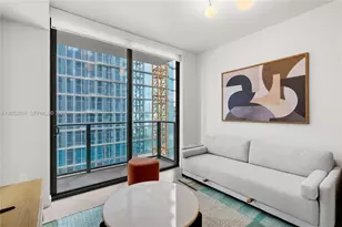 11 NE 6th St, Miami, FL 33132 - Photo 4